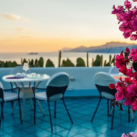 Hotel Le Fioriere Праяно Екстериор снимка