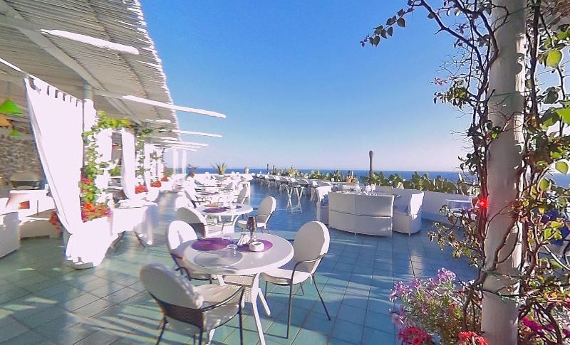 Hotel Le Fioriere Праяно Екстериор снимка