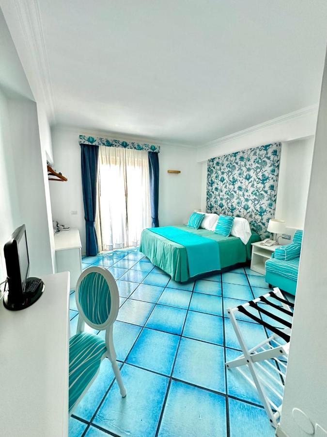Hotel Le Fioriere Праяно Екстериор снимка