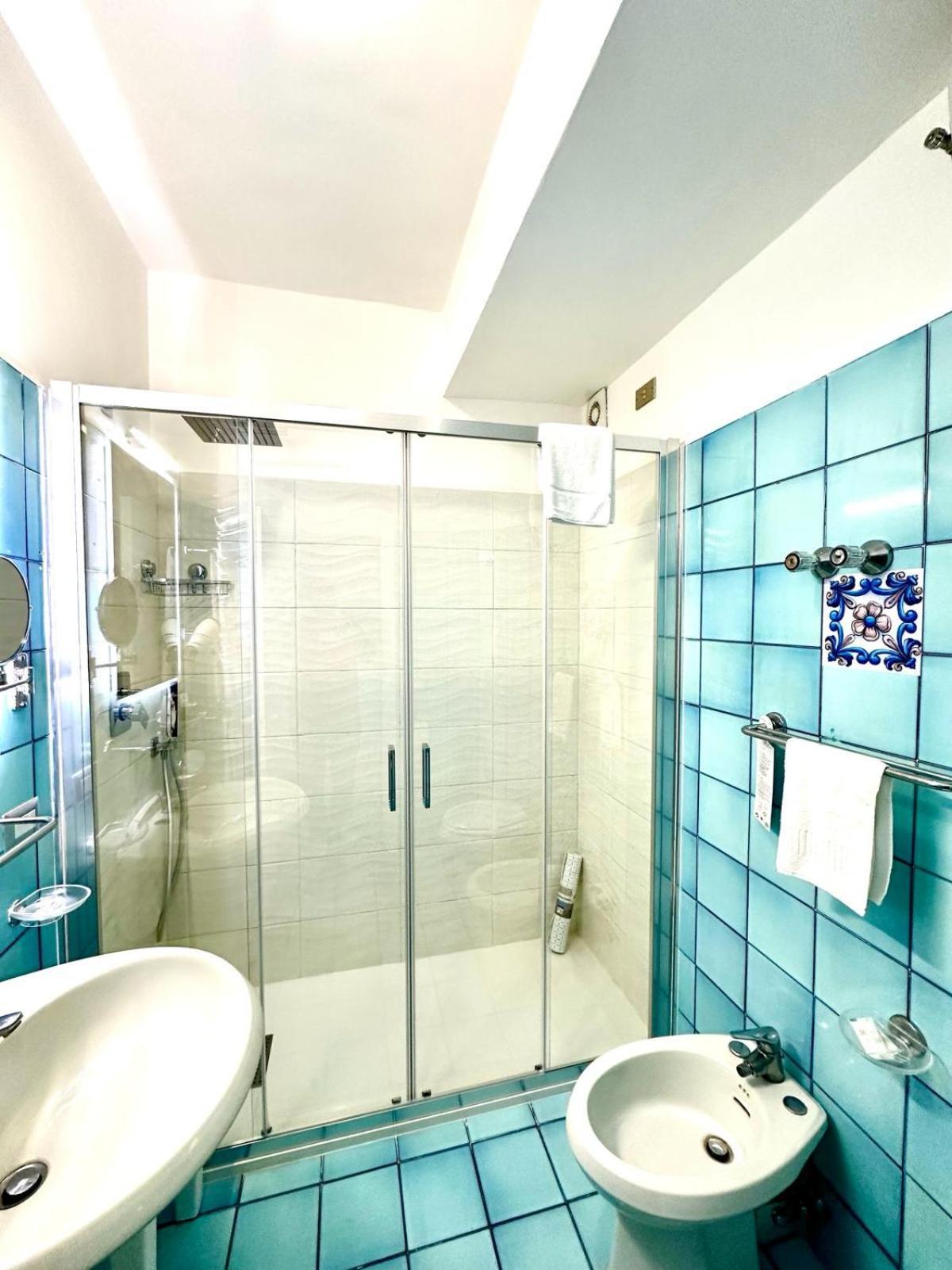 Hotel Le Fioriere Праяно Екстериор снимка