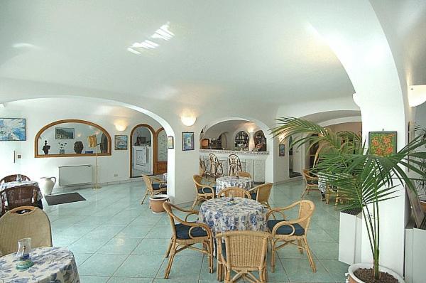 Hotel Le Fioriere Праяно Ресторант снимка
