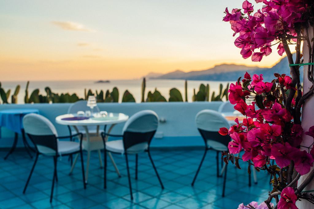 Hotel Le Fioriere Праяно Екстериор снимка