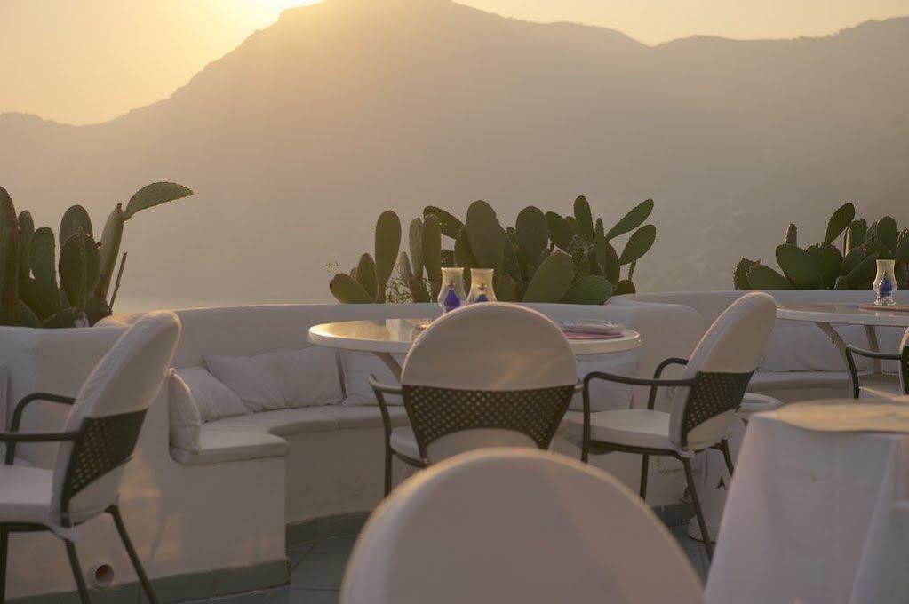 Hotel Le Fioriere Праяно Екстериор снимка